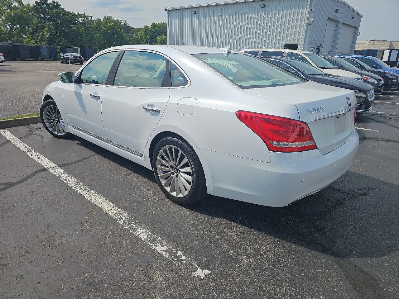 Hyundai Equus 4dr Sdn Signature 2014