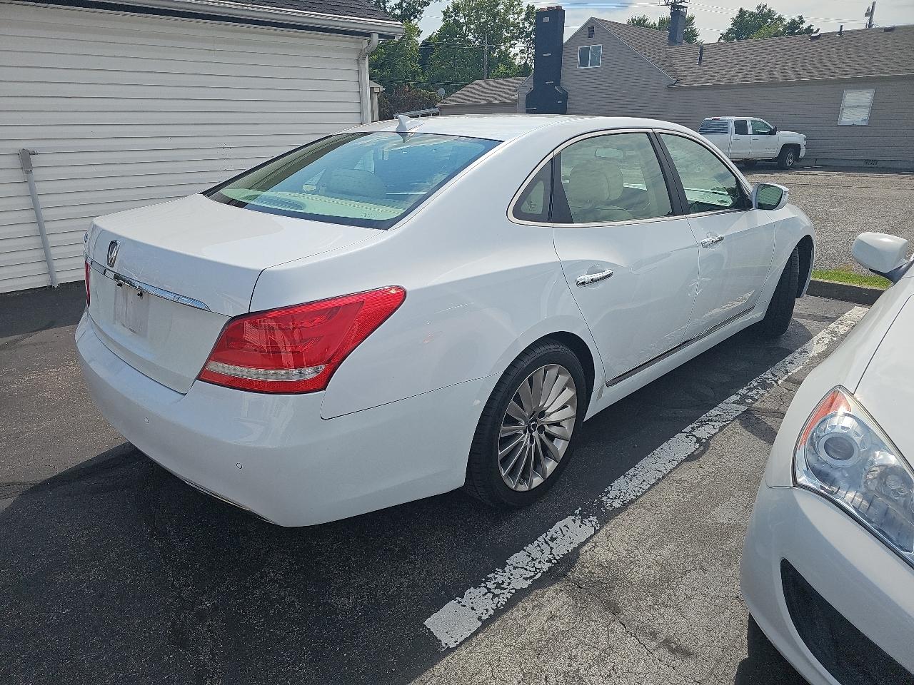 Hyundai Equus 4dr Sdn Signature 2014