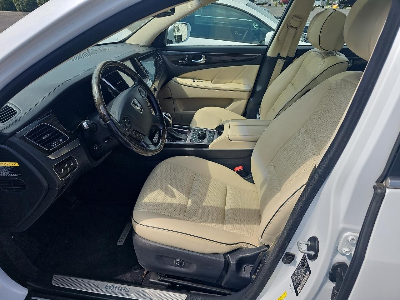 Hyundai Equus 4dr Sdn Signature 2014