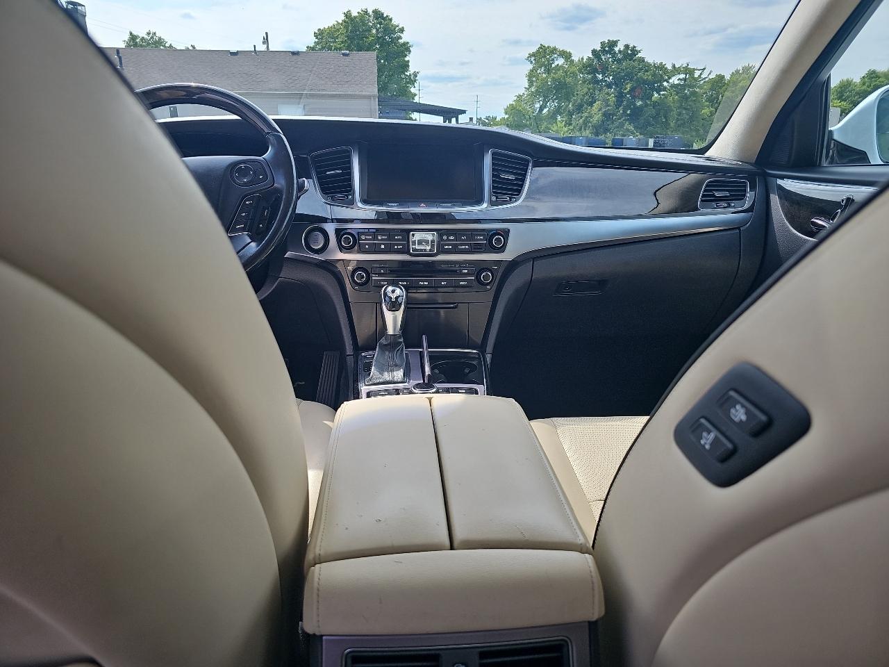Hyundai Equus 4dr Sdn Signature 2014