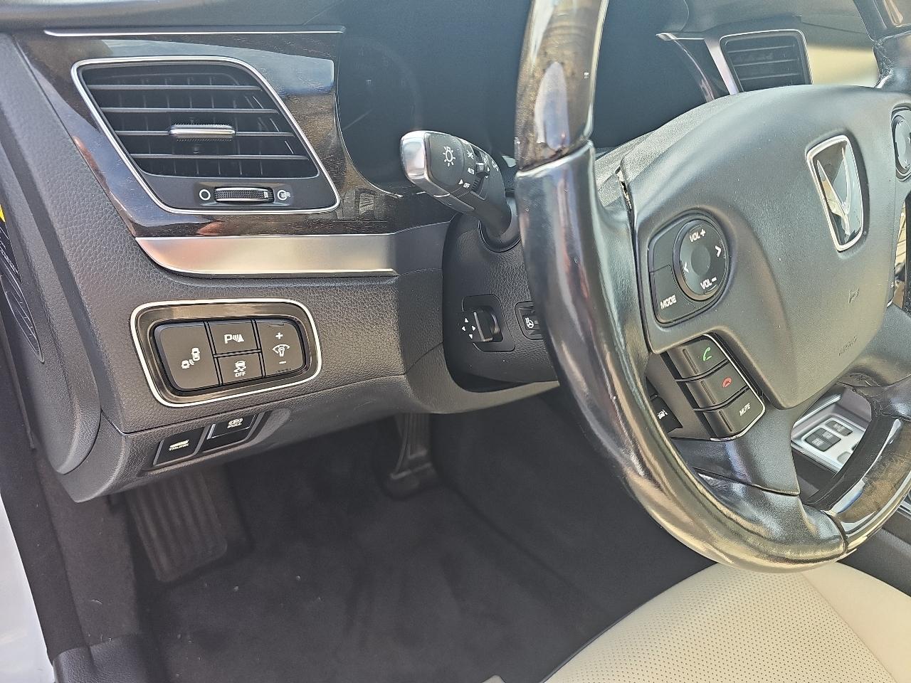 Hyundai Equus 4dr Sdn Signature 2014