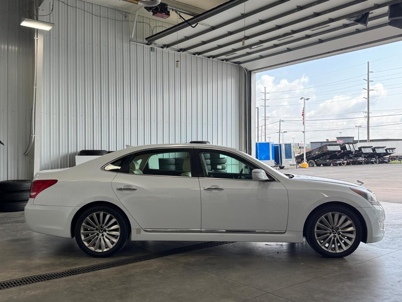 Hyundai Equus 4dr Sdn Signature 2014
