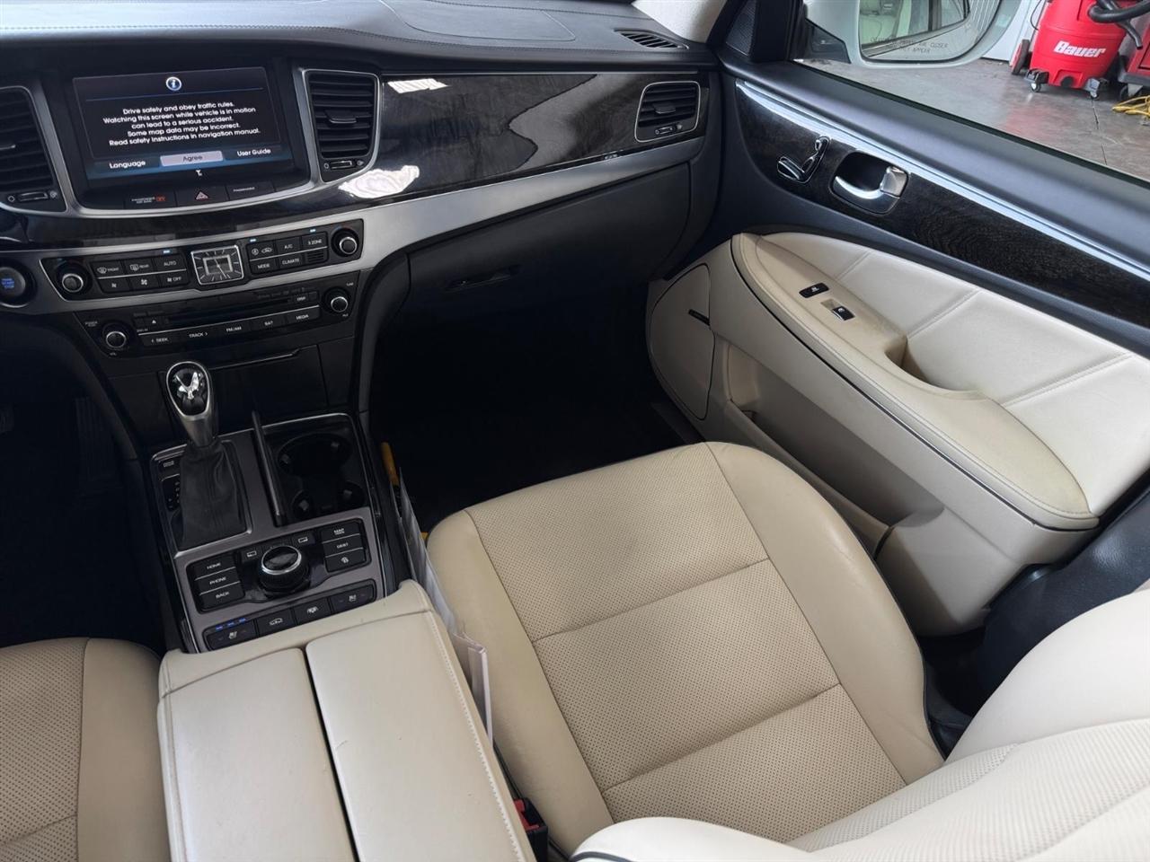 Hyundai Equus 4dr Sdn Signature 2014
