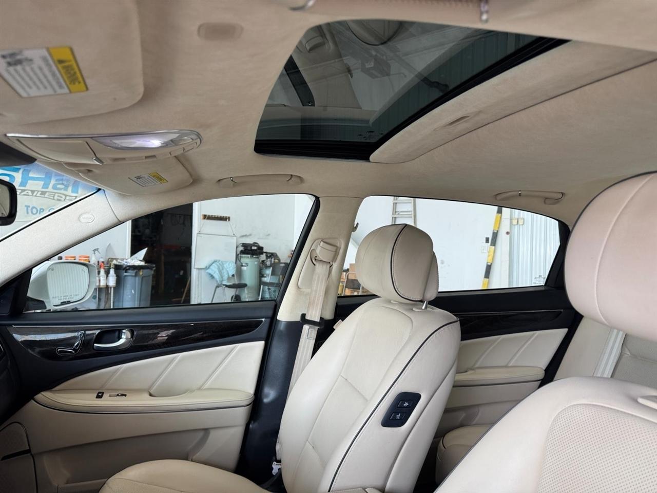 Hyundai Equus 4dr Sdn Signature 2014