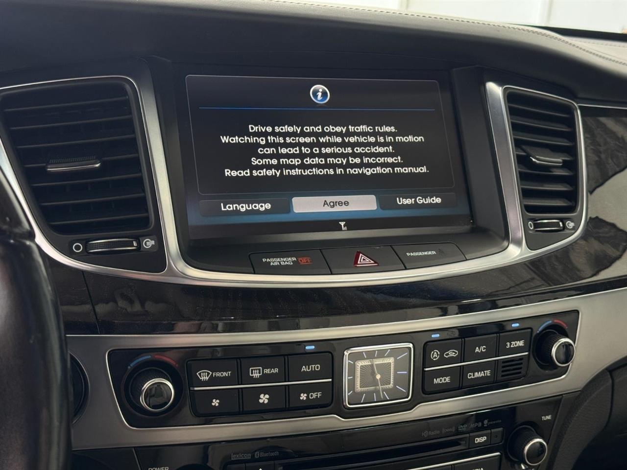 Hyundai Equus 4dr Sdn Signature 2014