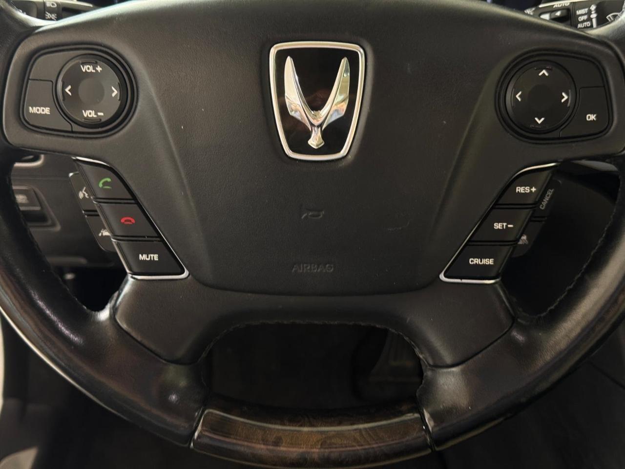 Hyundai Equus 4dr Sdn Signature 2014