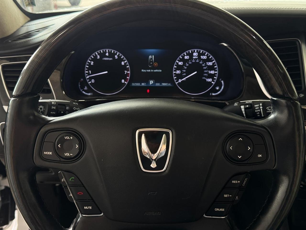 Hyundai Equus 4dr Sdn Signature 2014