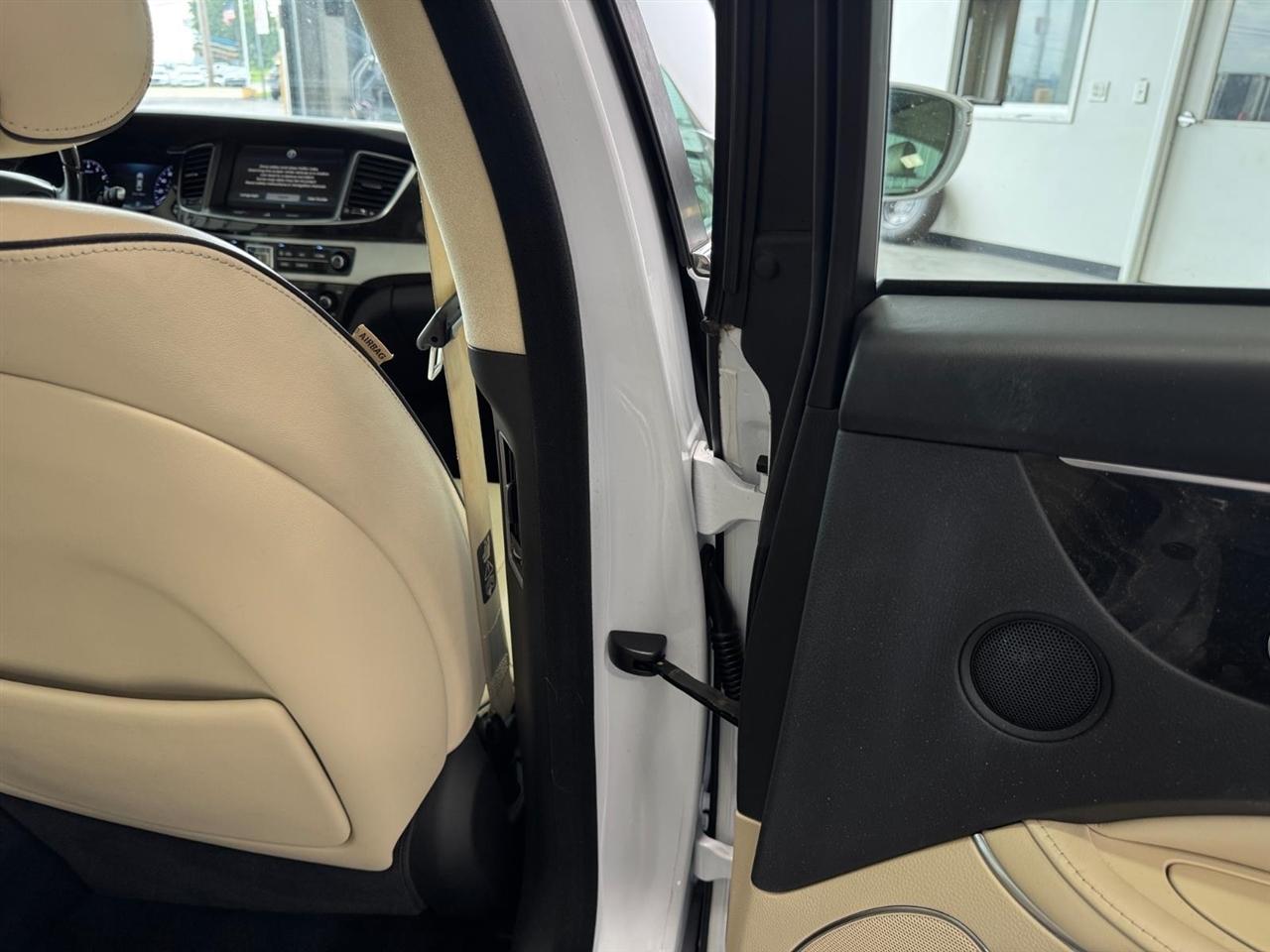 Hyundai Equus 4dr Sdn Signature 2014