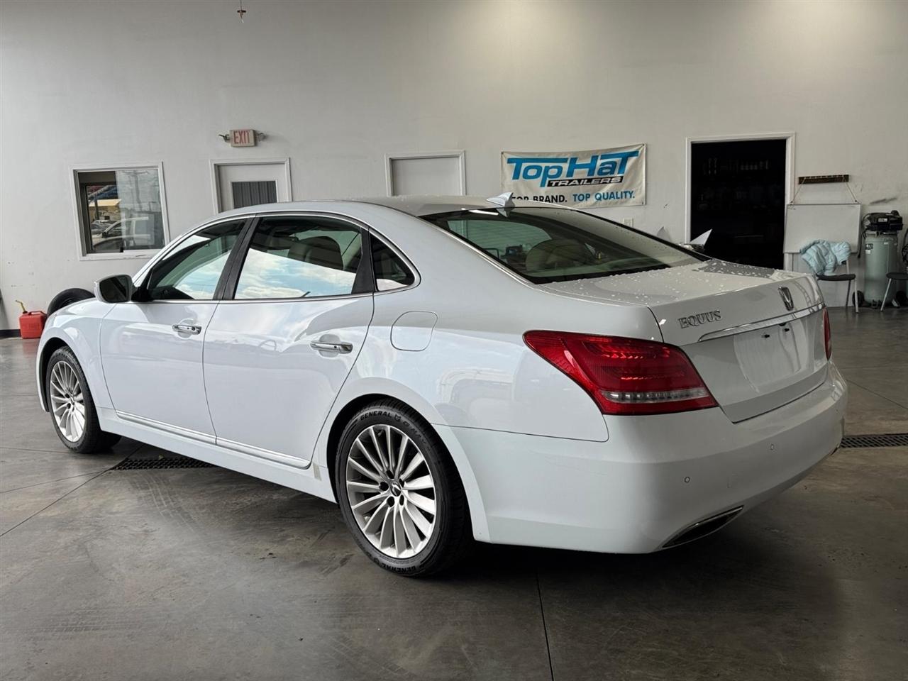 Hyundai Equus 4dr Sdn Signature 2014