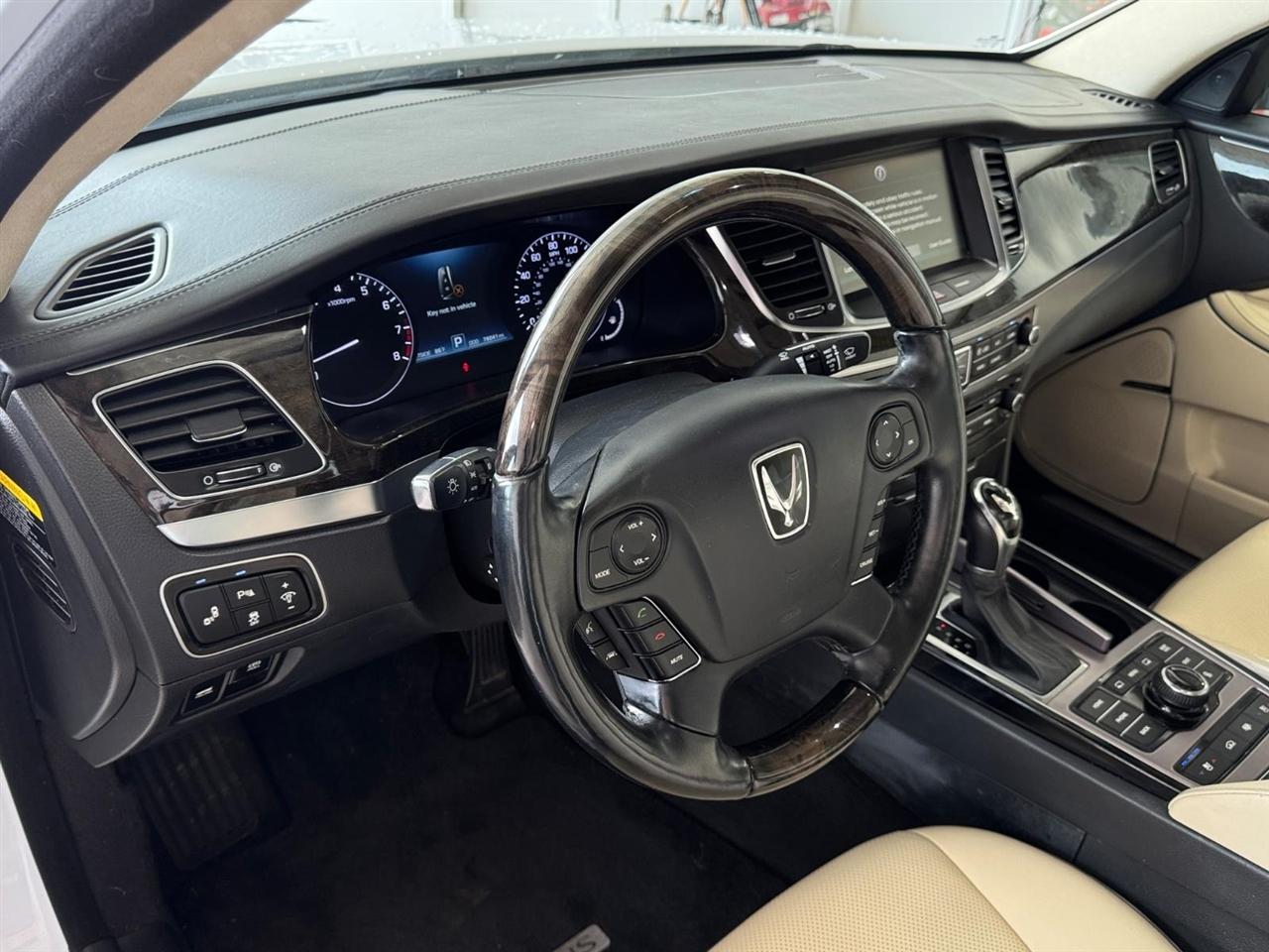 Hyundai Equus 4dr Sdn Signature 2014