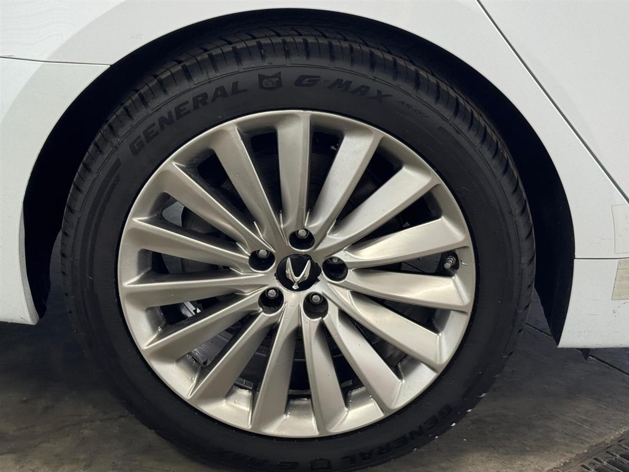 Hyundai Equus 4dr Sdn Signature 2014