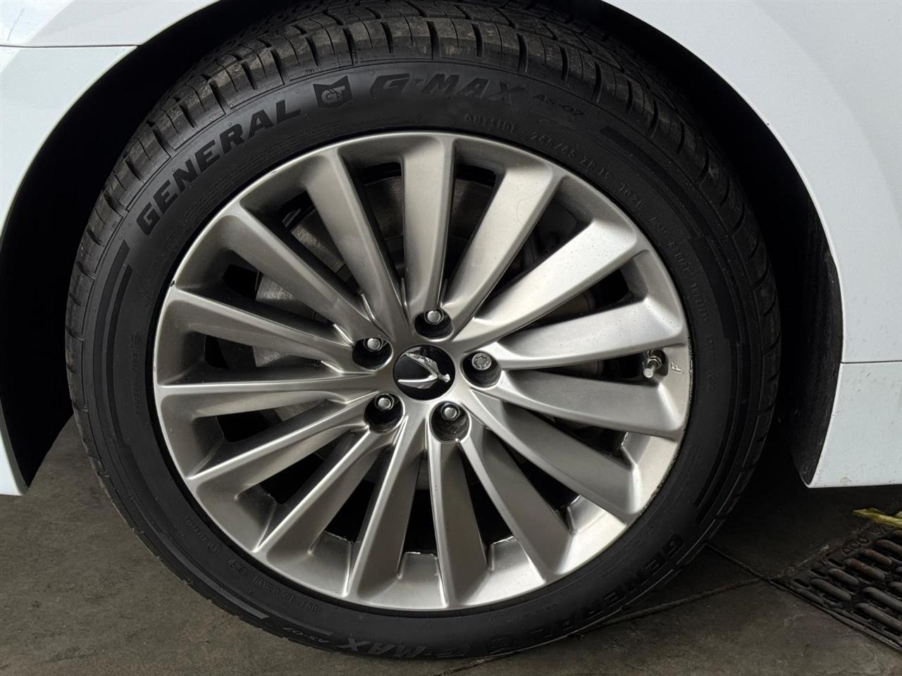 Hyundai Equus 4dr Sdn Signature 2014