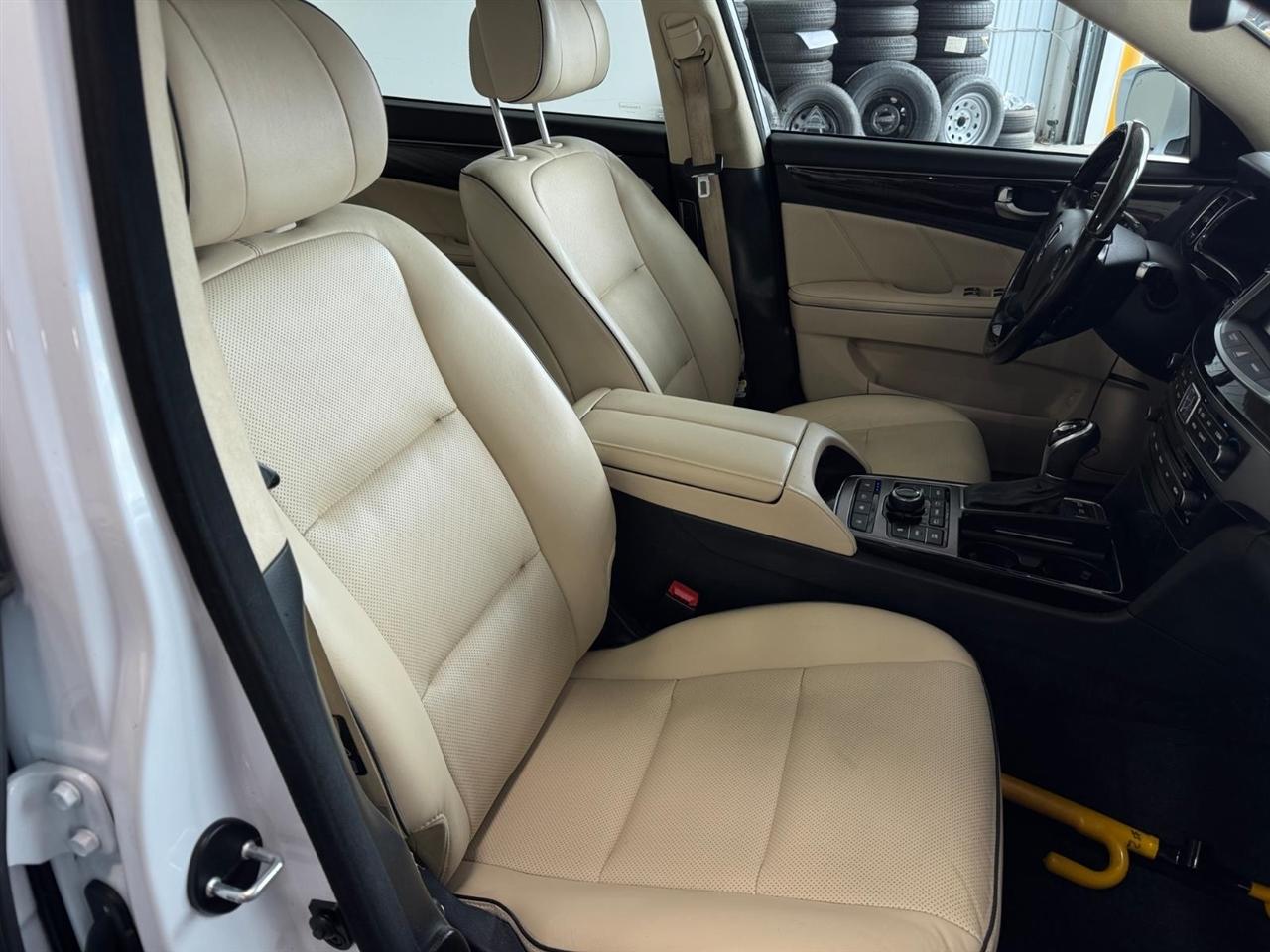 Hyundai Equus 4dr Sdn Signature 2014