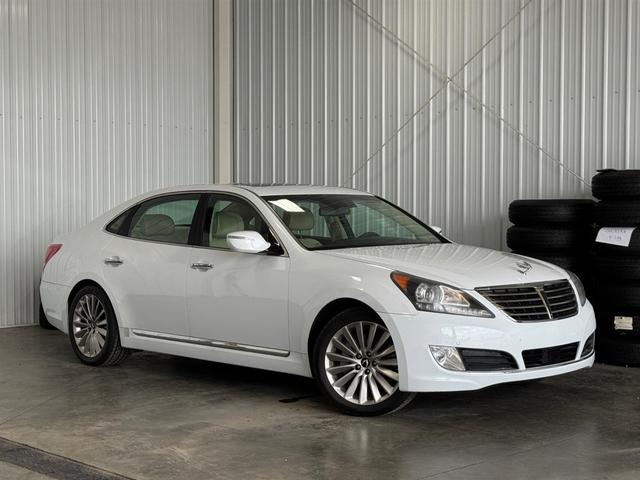 White 2014 Hyundai Equus Sedan Rear-Wheel Drive Automatic