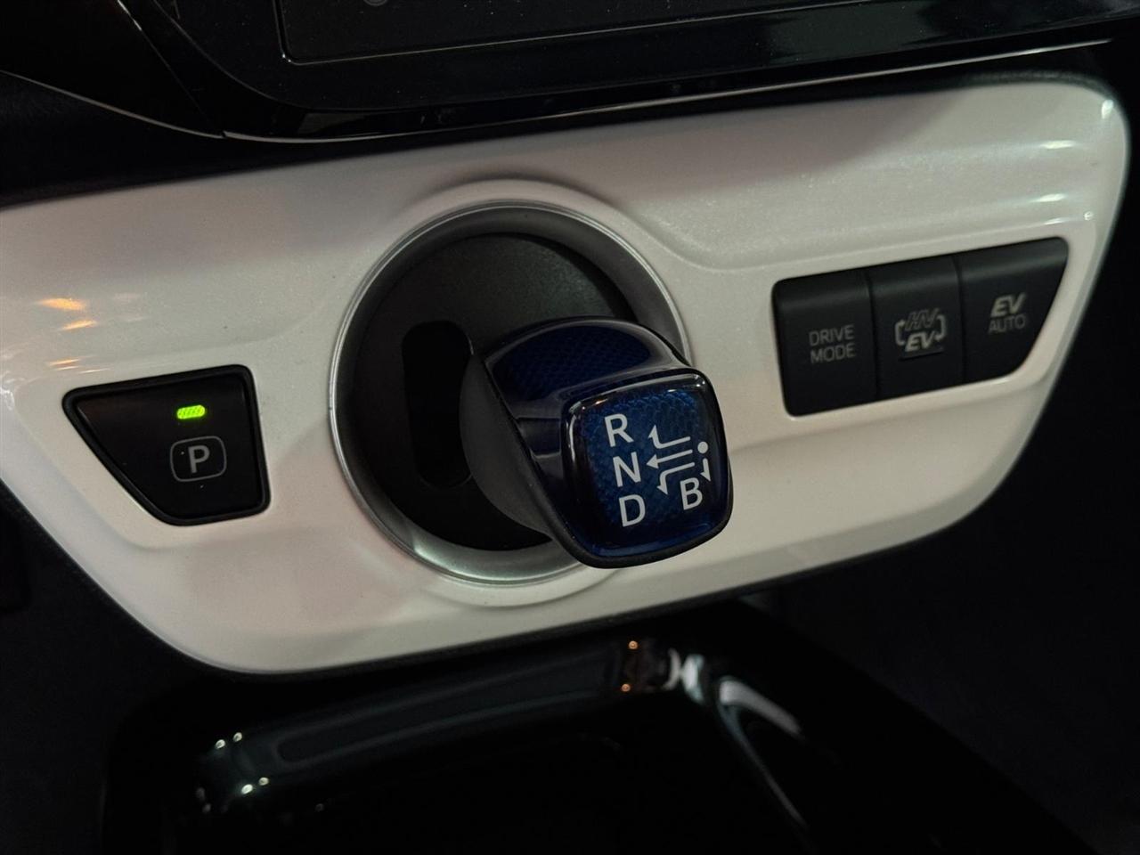 Toyota Prius Prime Advanced (Natl) 2018