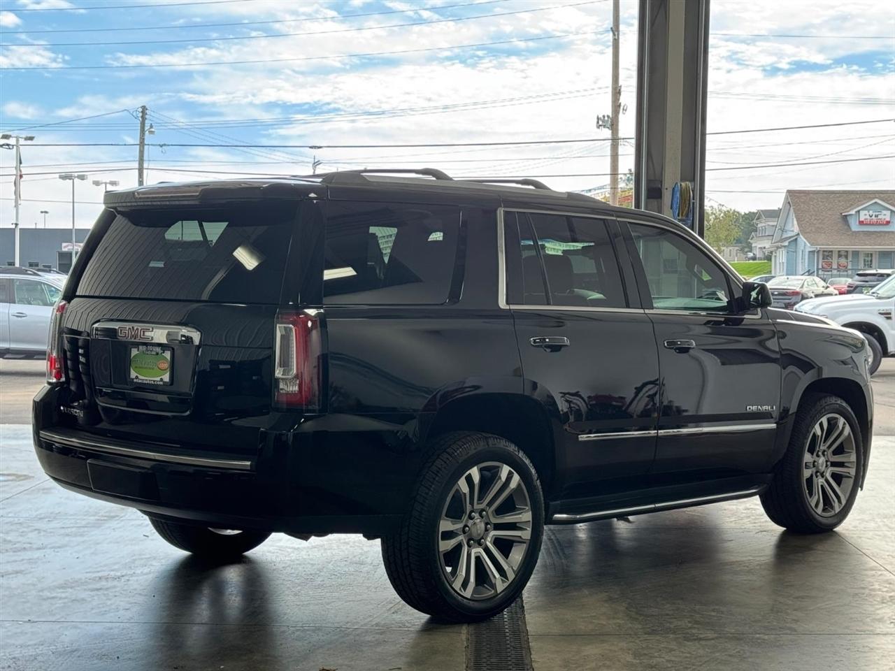 GMC Yukon 4WD 4dr Denali 2017