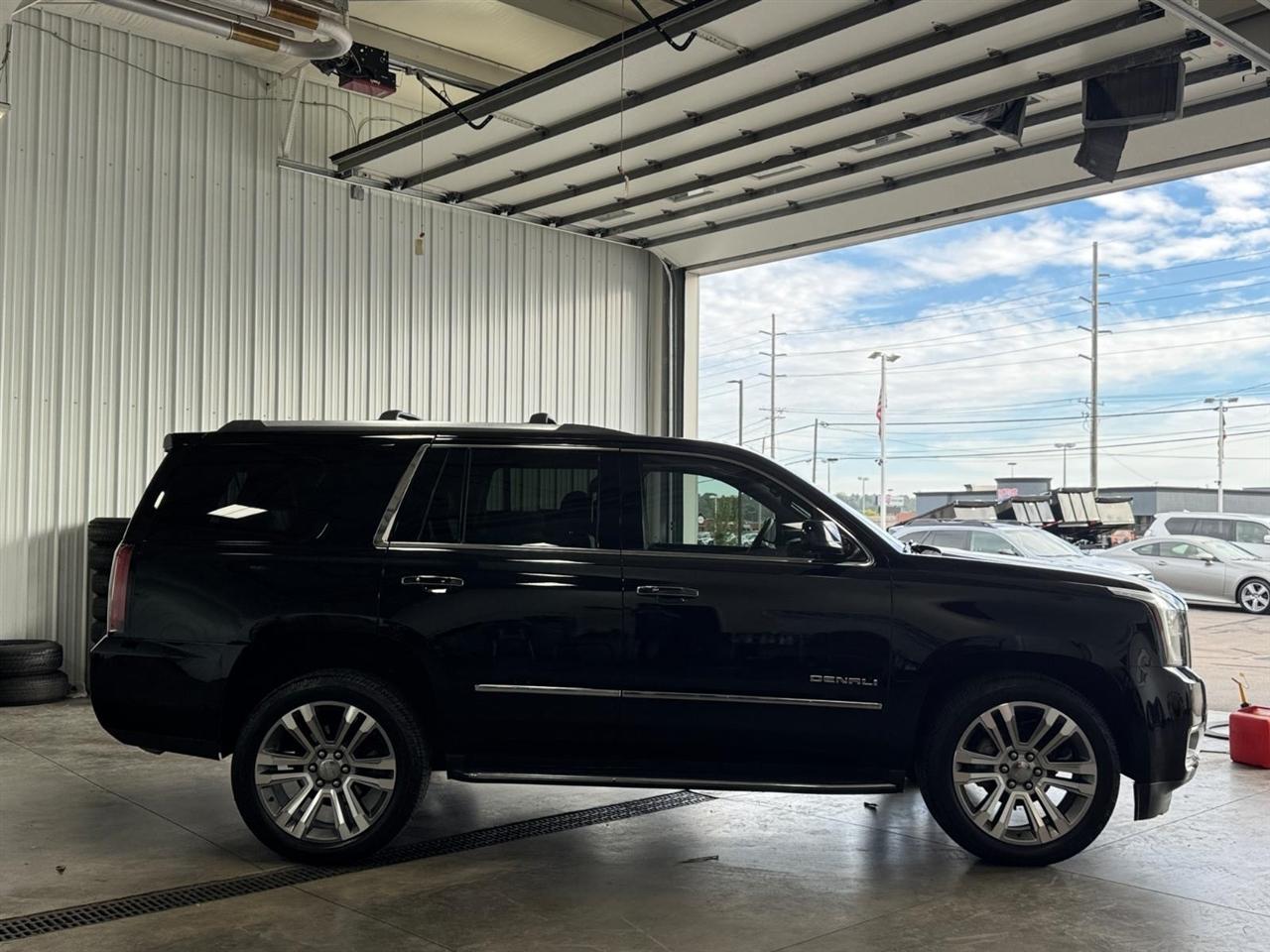 GMC Yukon 4WD 4dr Denali 2017
