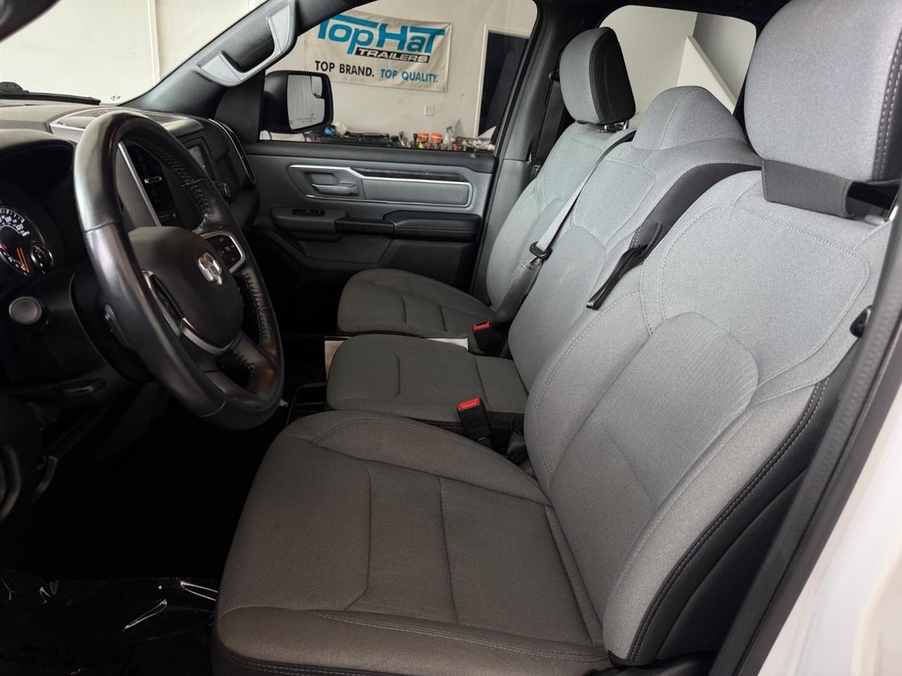 RAM 1500 Big Horn 4x4 Quad Cab 6'4" Box 2022