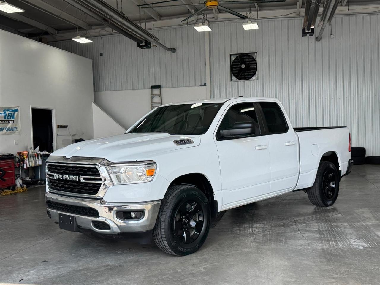 RAM 1500 Big Horn 4x4 Quad Cab 6'4" Box 2022