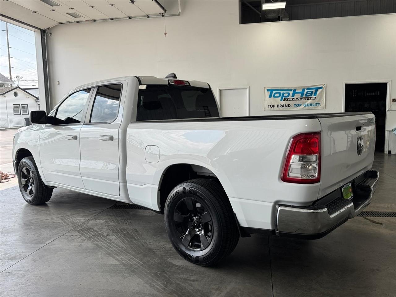 RAM 1500 Big Horn 4x4 Quad Cab 6'4" Box 2022