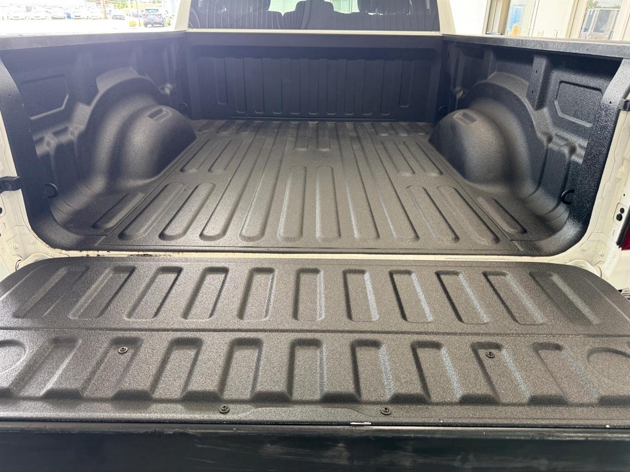 RAM 1500 Big Horn 4x4 Quad Cab 6'4" Box 2022