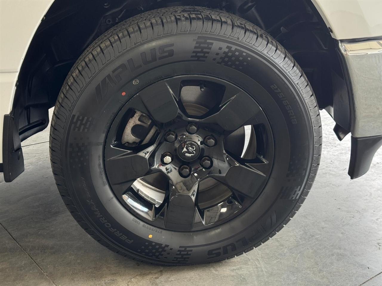 RAM 1500 Big Horn 4x4 Quad Cab 6'4" Box 2022