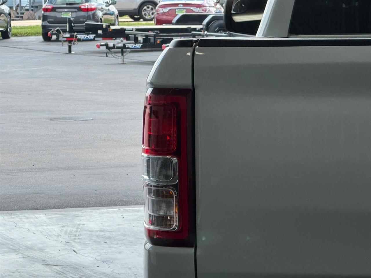 RAM 1500 Big Horn 4x4 Quad Cab 6'4" Box 2022