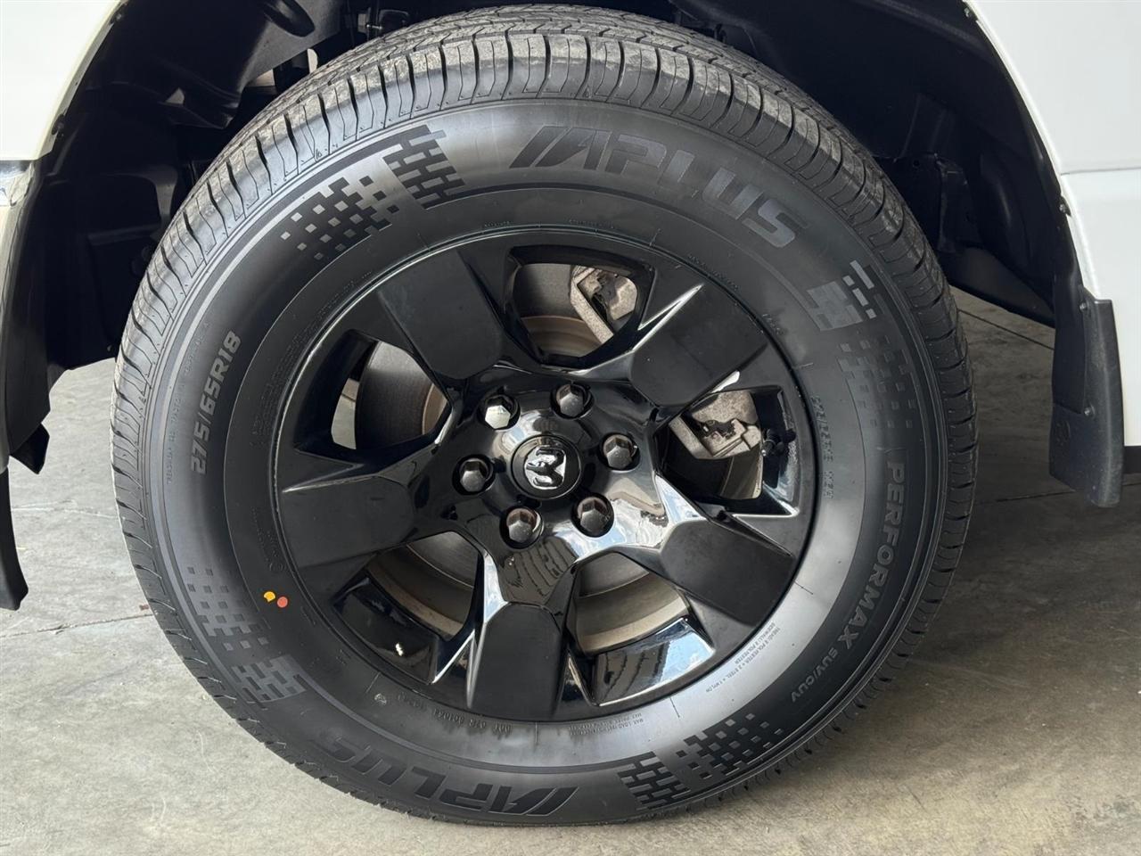 RAM 1500 Big Horn 4x4 Quad Cab 6'4" Box 2022