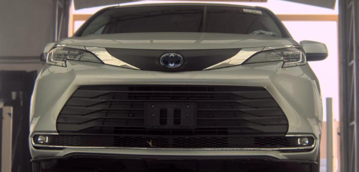 Toyota Sienna XLE FWD 8-Passenger (Natl) 2021