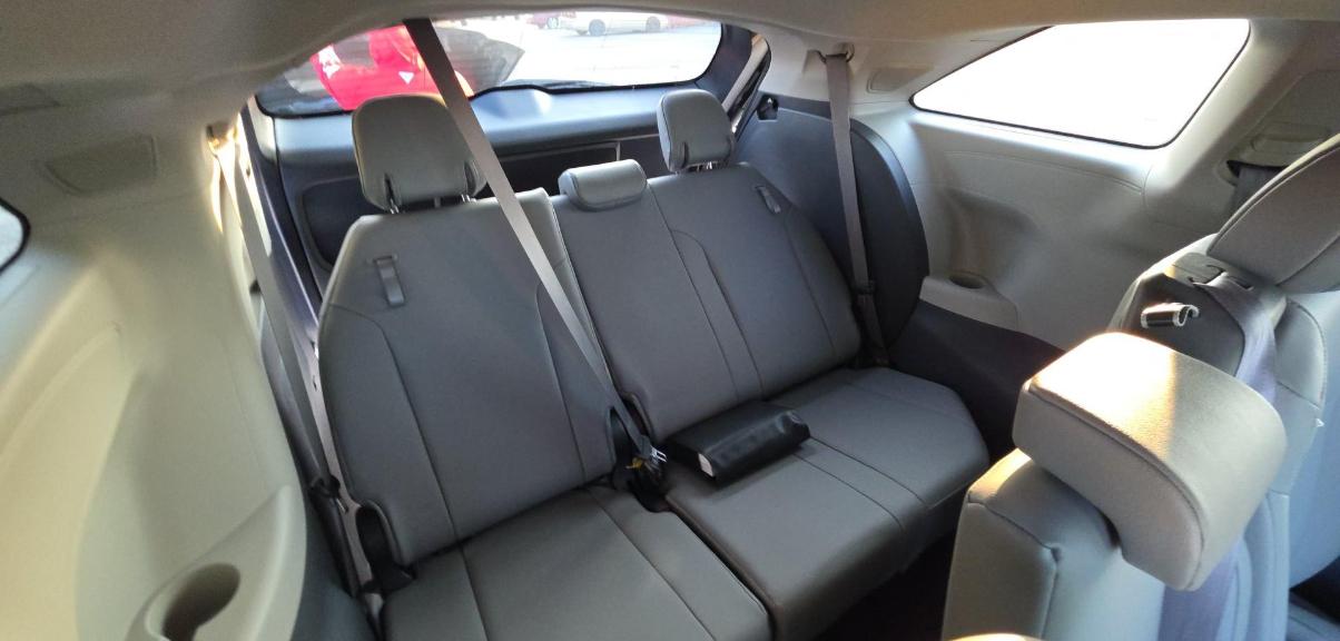 Toyota Sienna XLE FWD 8-Passenger (Natl) 2021