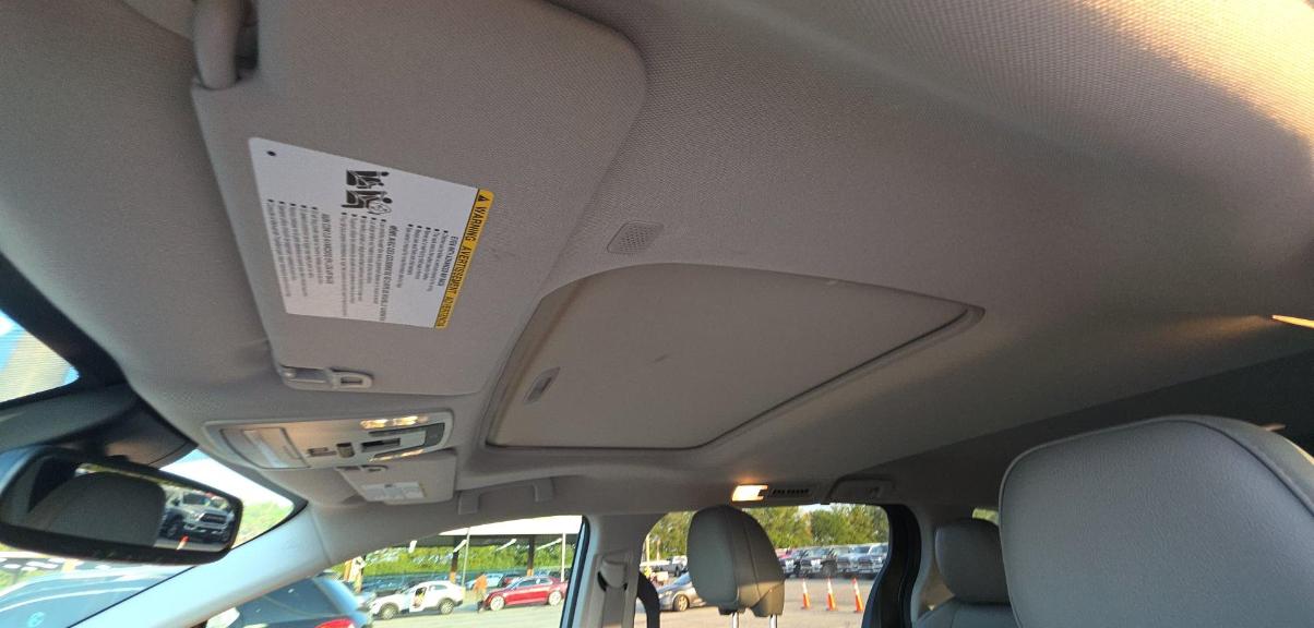 Toyota Sienna XLE FWD 8-Passenger (Natl) 2021