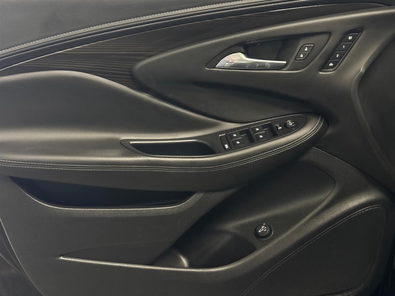 Buick Envision AWD 4dr Essence 2020