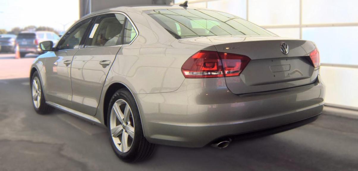 Volkswagen Passat 4dr Sdn 2.5L Auto SE 2013