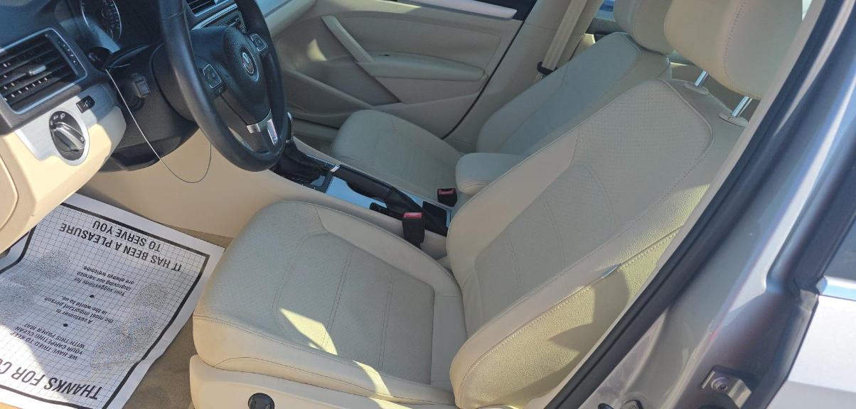 Volkswagen Passat 4dr Sdn 2.5L Auto SE 2013