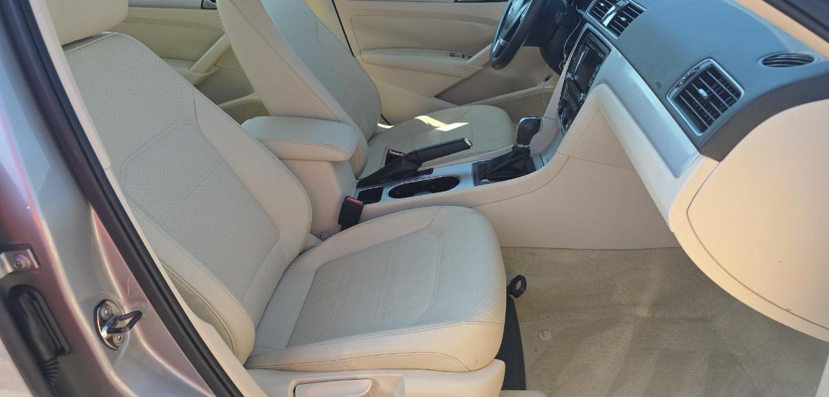 Volkswagen Passat 4dr Sdn 2.5L Auto SE 2013