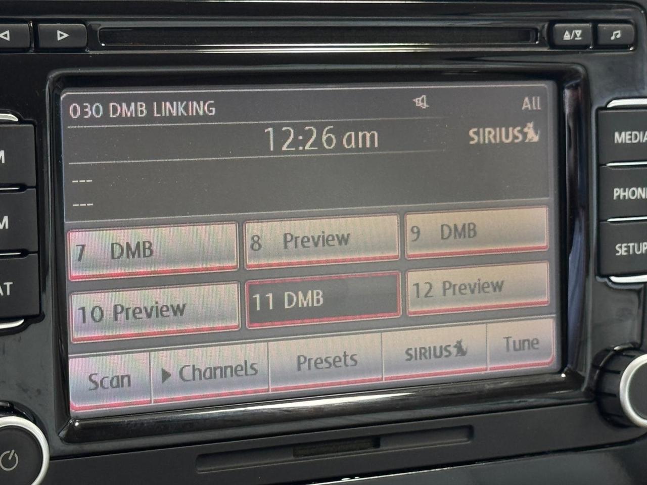 Volkswagen Passat 4dr Sdn 2.5L Auto SE 2013