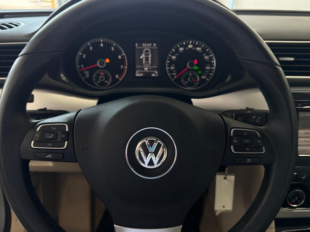 Volkswagen Passat 4dr Sdn 2.5L Auto SE 2013