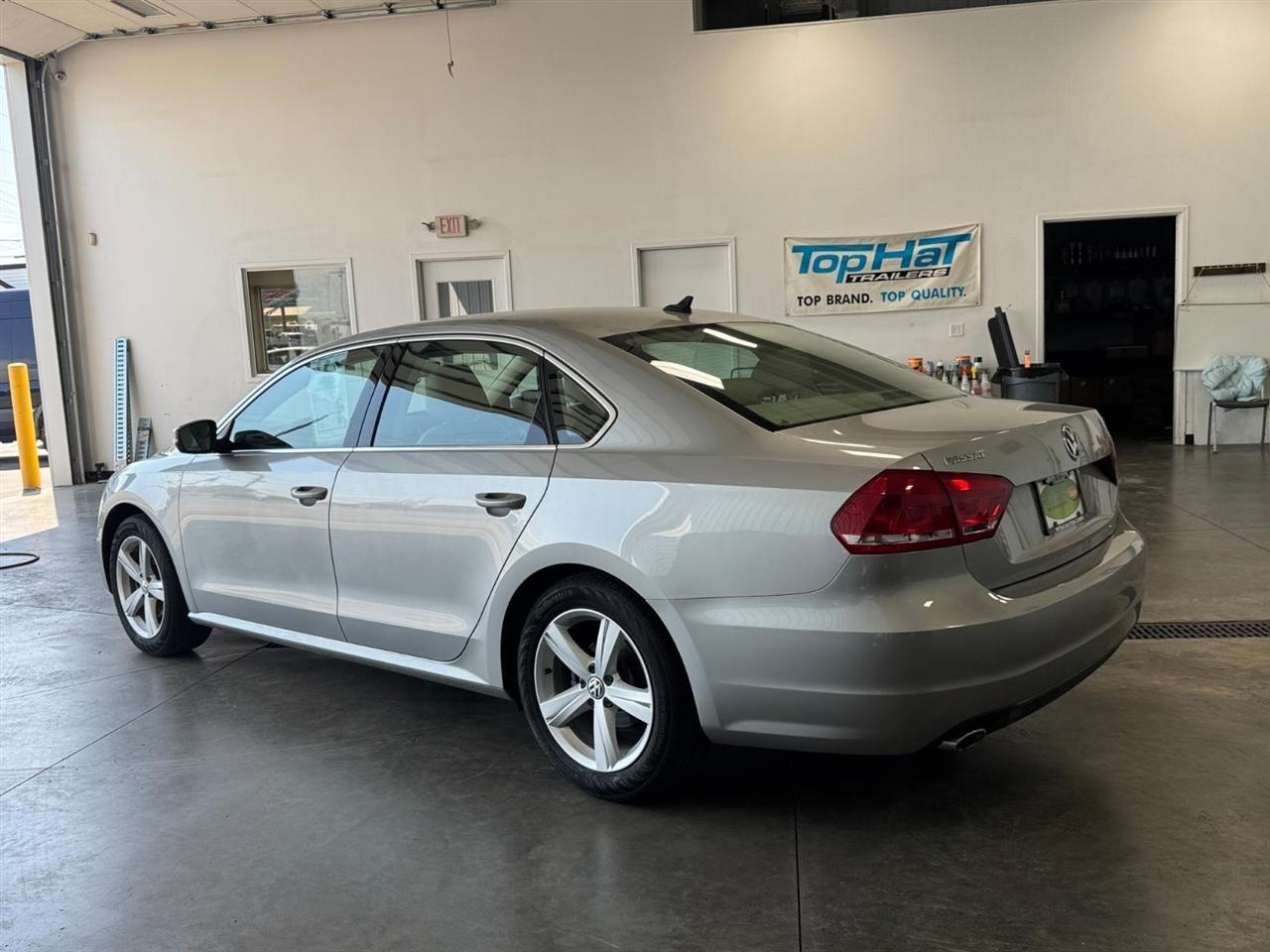 Volkswagen Passat 4dr Sdn 2.5L Auto SE 2013