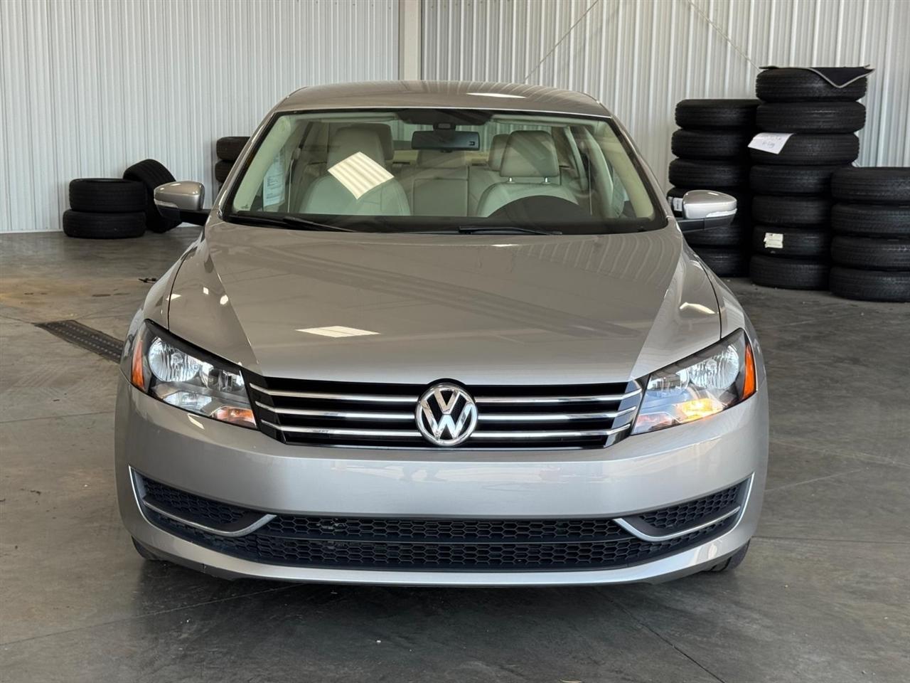 Volkswagen Passat 4dr Sdn 2.5L Auto SE 2013