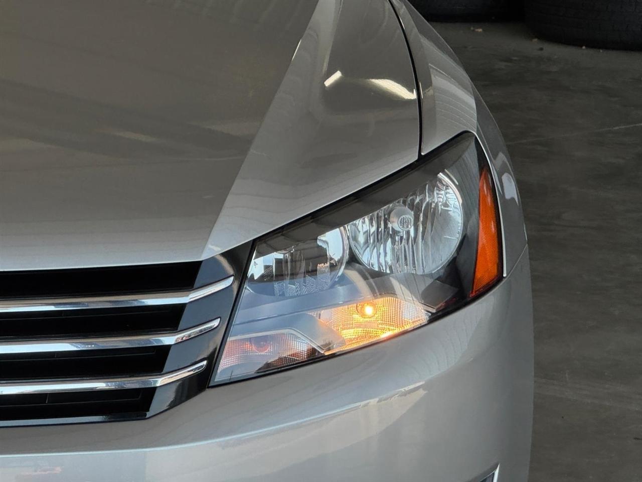 Volkswagen Passat 4dr Sdn 2.5L Auto SE 2013