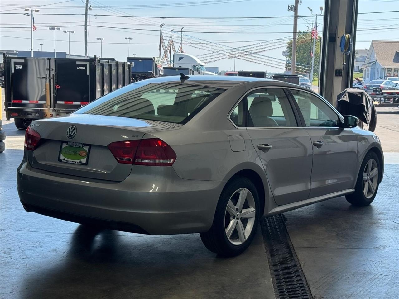 Volkswagen Passat 4dr Sdn 2.5L Auto SE 2013