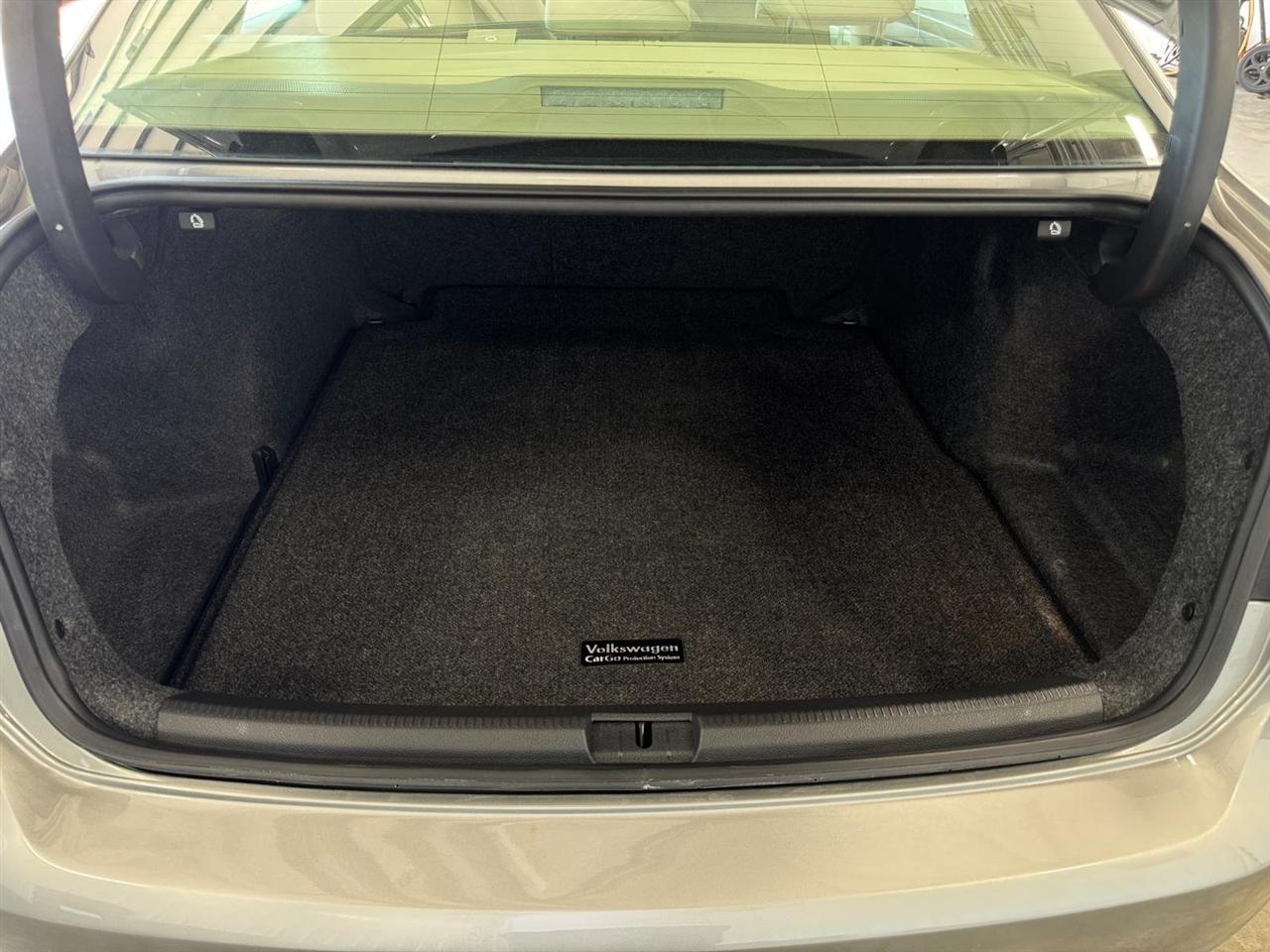 Volkswagen Passat 4dr Sdn 2.5L Auto SE 2013
