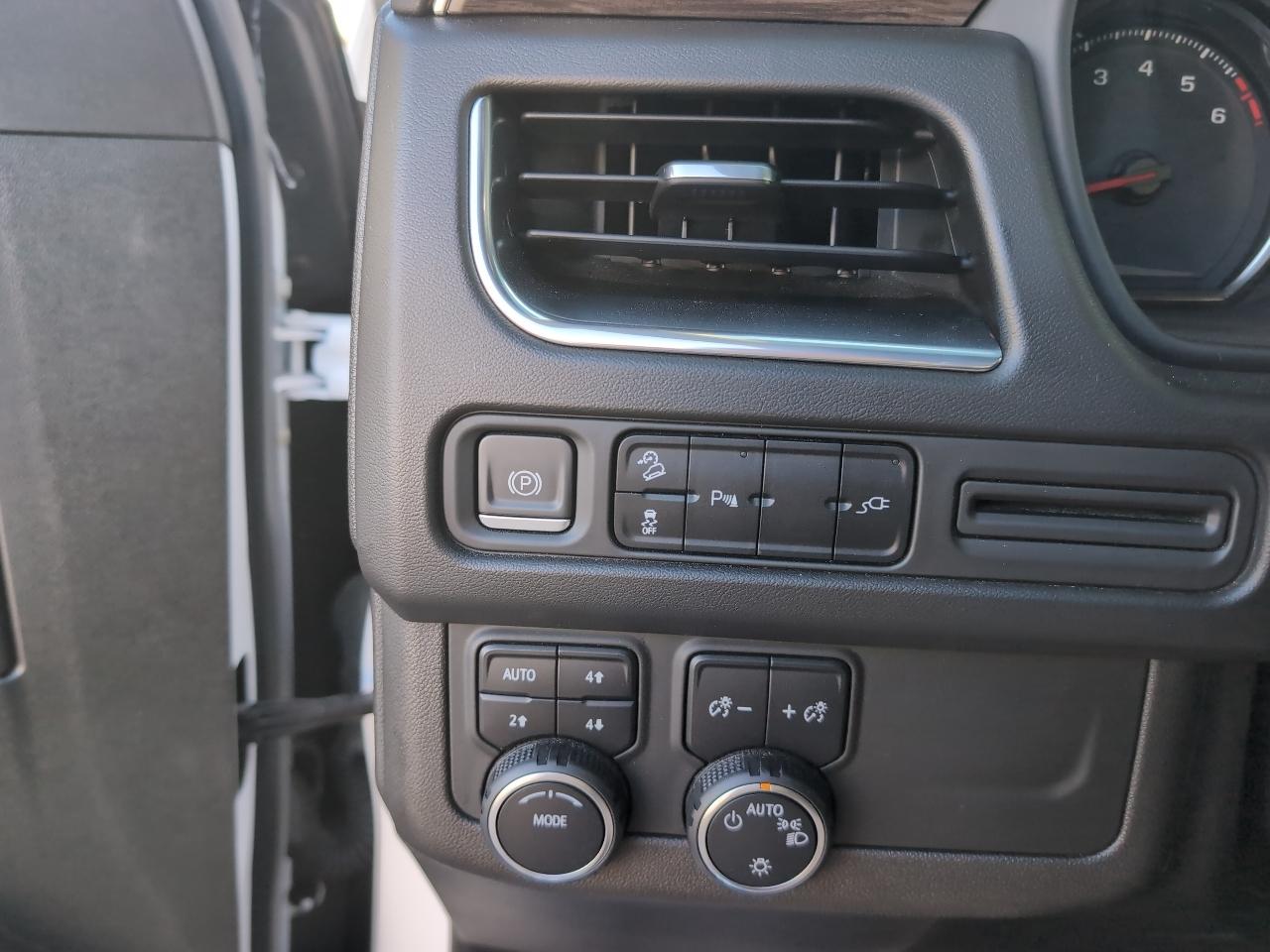 Chevrolet Tahoe 4WD 4dr Z71 2021