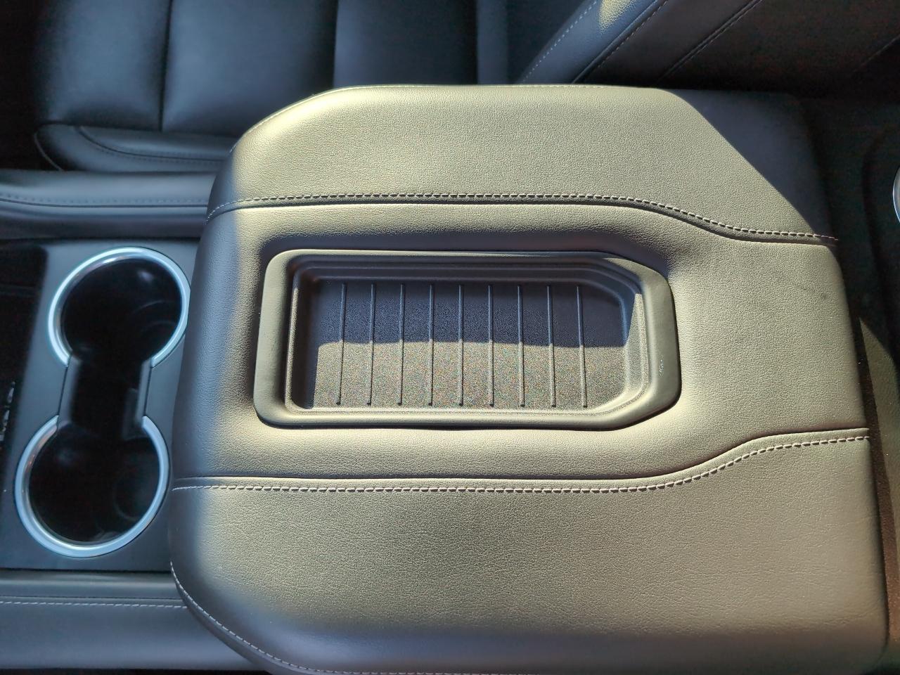 Chevrolet Tahoe 4WD 4dr Z71 2021