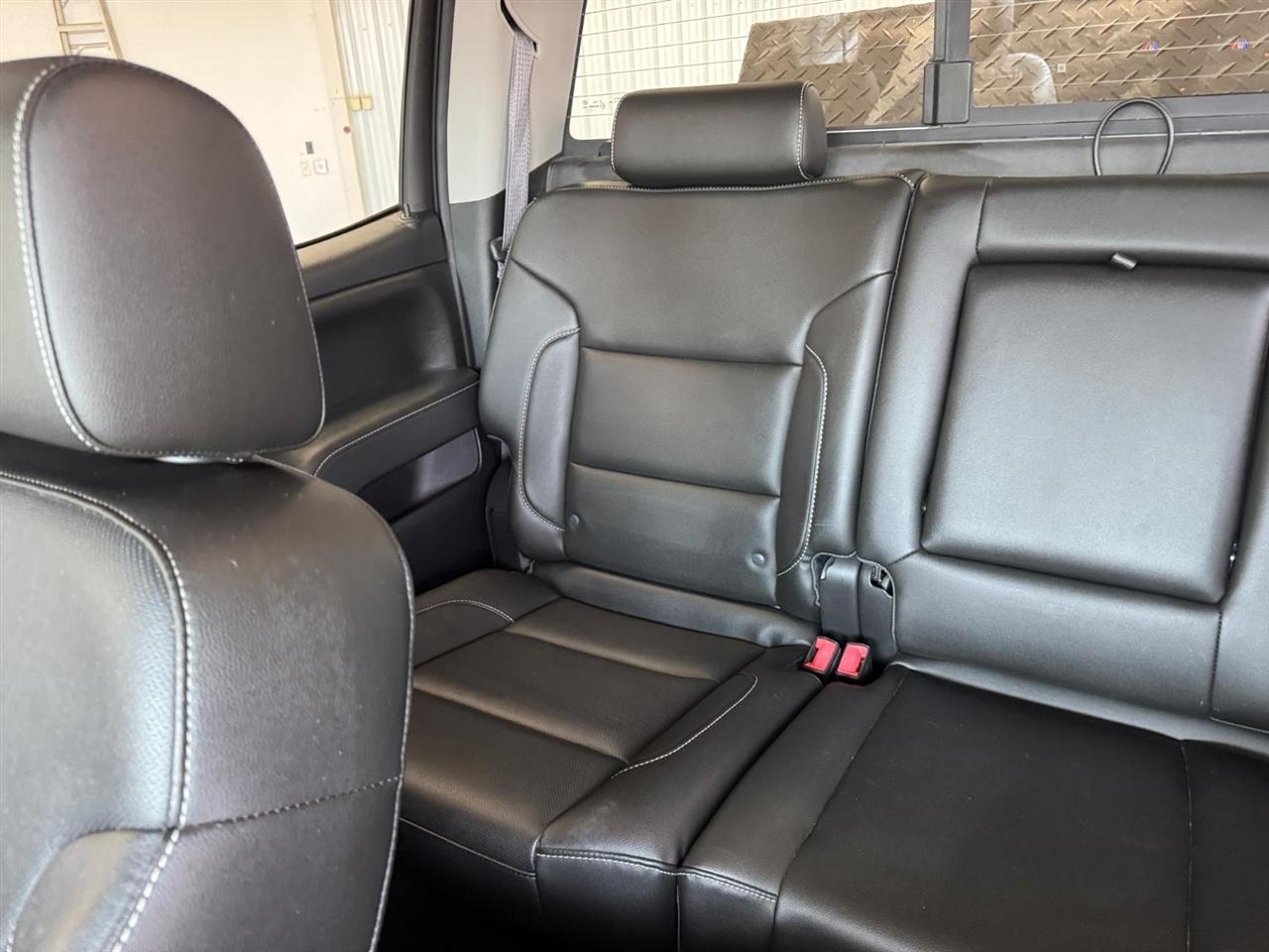 GMC Sierra 3500HD available WiFi 4WD Crew Cab 167.7" SLT 2015