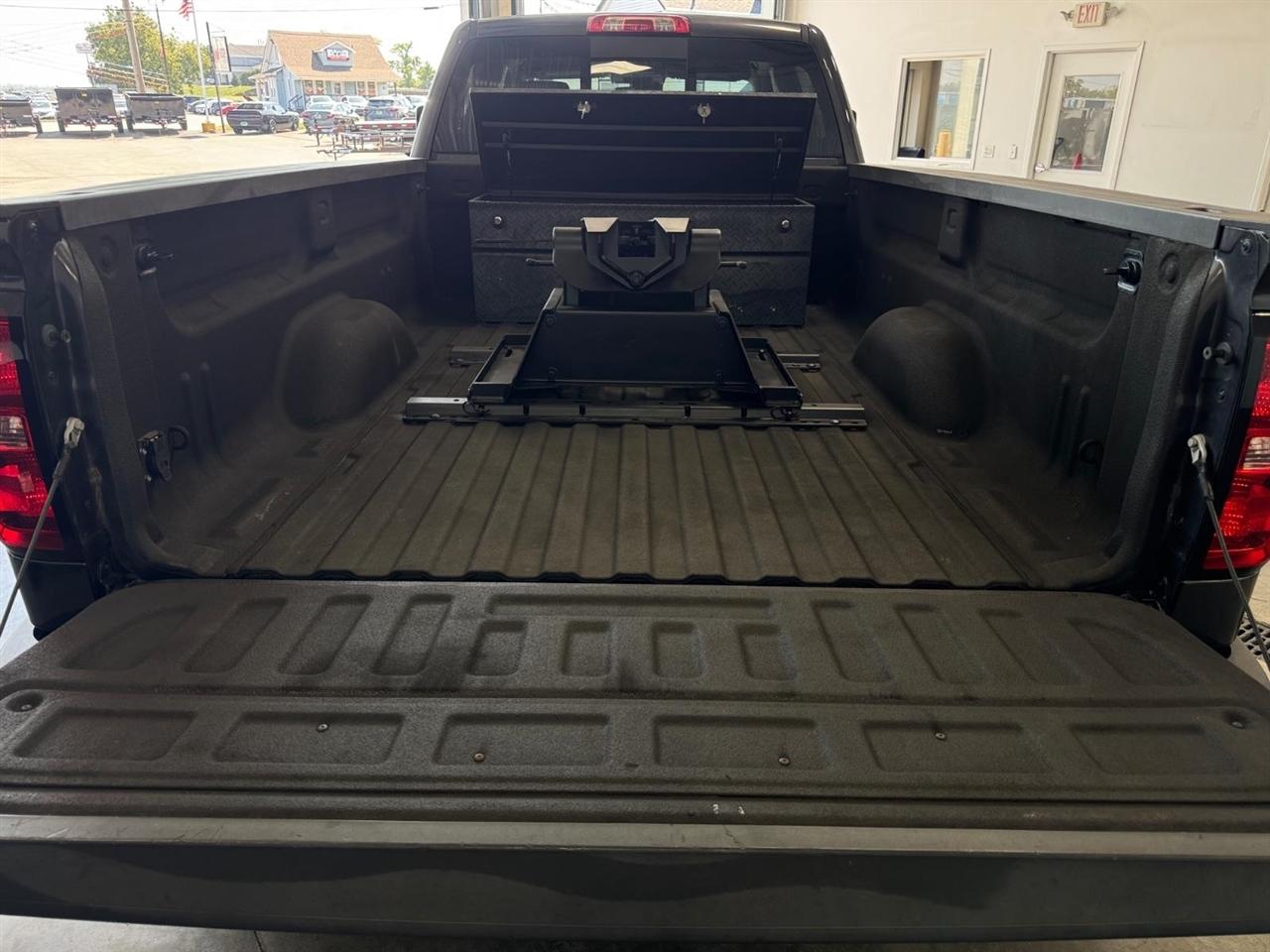GMC Sierra 3500HD available WiFi 4WD Crew Cab 167.7" SLT 2015