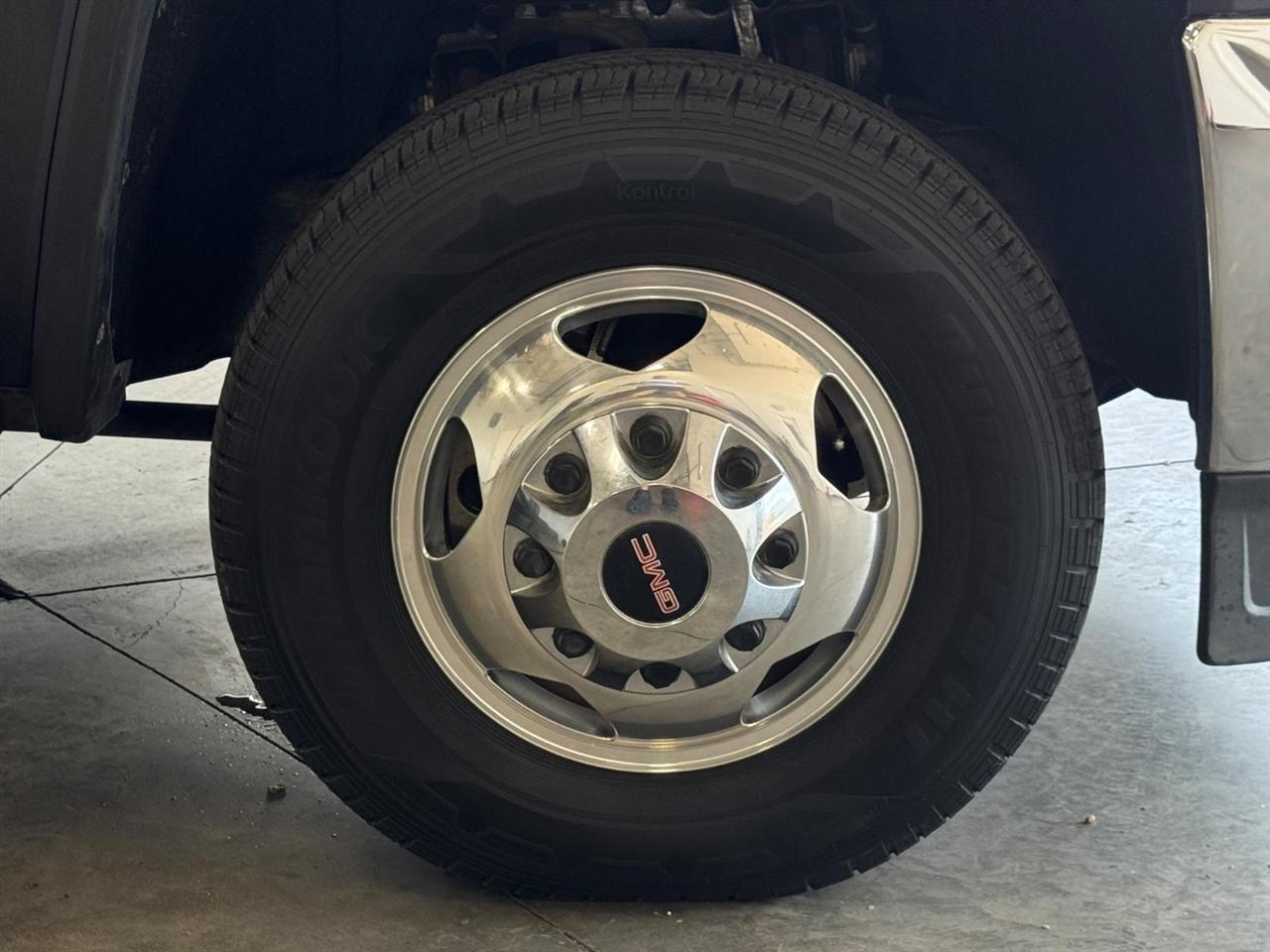 GMC Sierra 3500HD available WiFi 4WD Crew Cab 167.7" SLT 2015