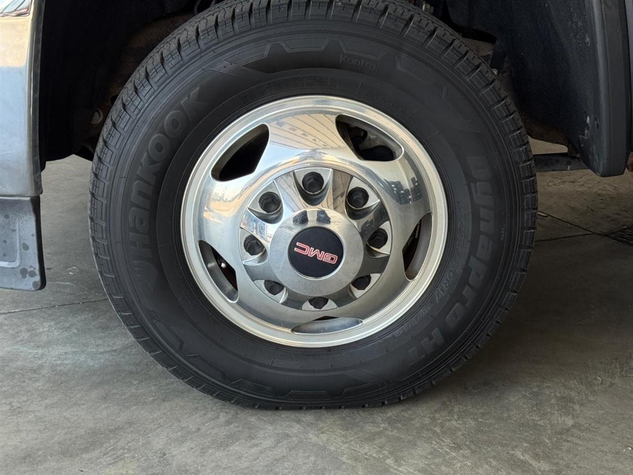 GMC Sierra 3500HD available WiFi 4WD Crew Cab 167.7" SLT 2015