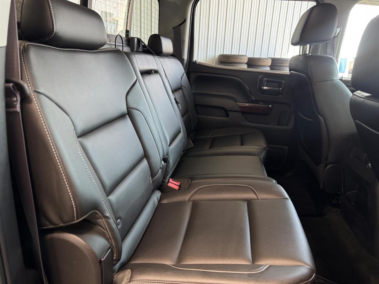 GMC Sierra 3500HD available WiFi 4WD Crew Cab 167.7" SLT 2015