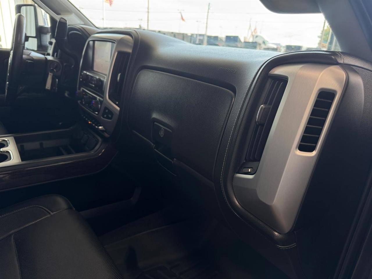GMC Sierra 3500HD available WiFi 4WD Crew Cab 167.7" SLT 2015